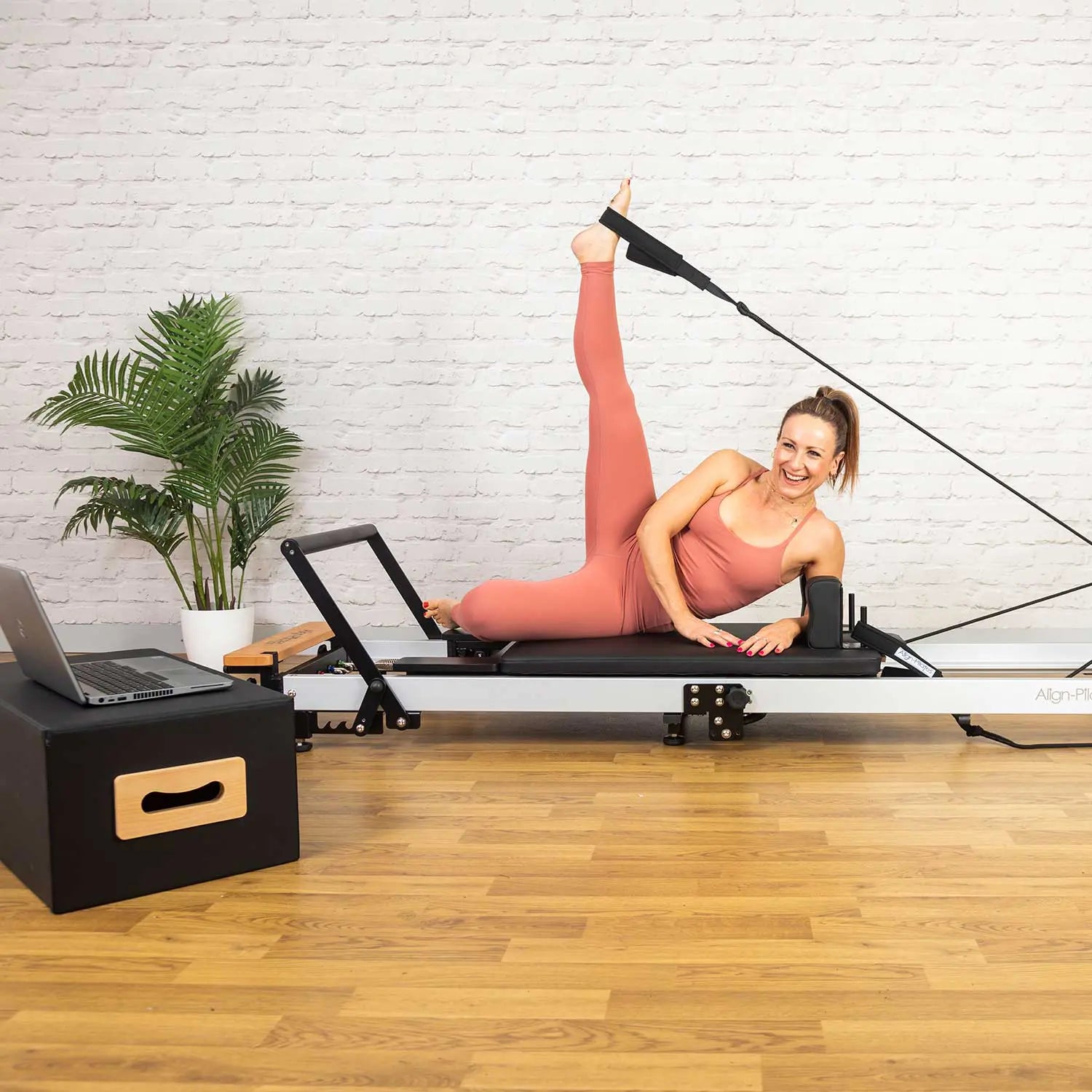  Balanced Body Allegro Stretch Pilates Reformer, Workout  Equipment and Pilates Exercise Equipment for Home or Studio : Pilates  Reformers : Sports & Outdoors