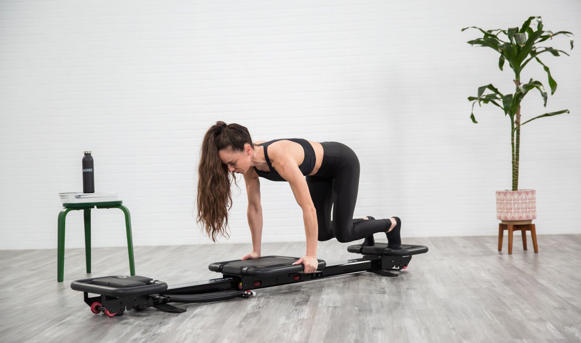 Cable handles included for rubberized steel cables on the Micro machine